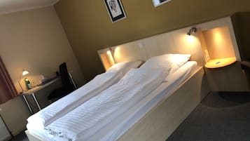 Quarto casal standard | Escrivaninha, cortinas blackout, quartos à prova de som