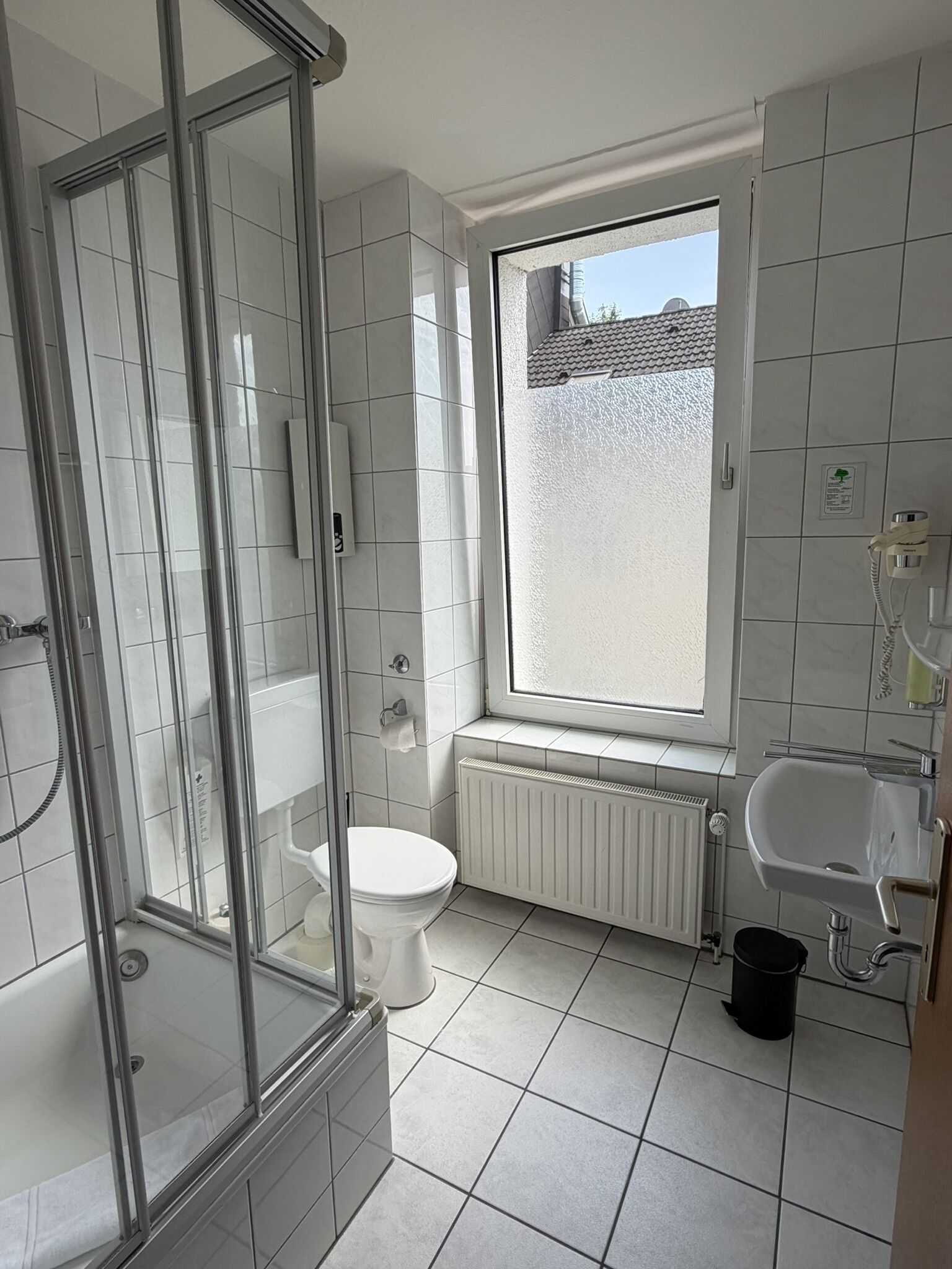 Standard-Einzelzimmer | Badezimmer | Dusche, Haartrockner, Handtücher