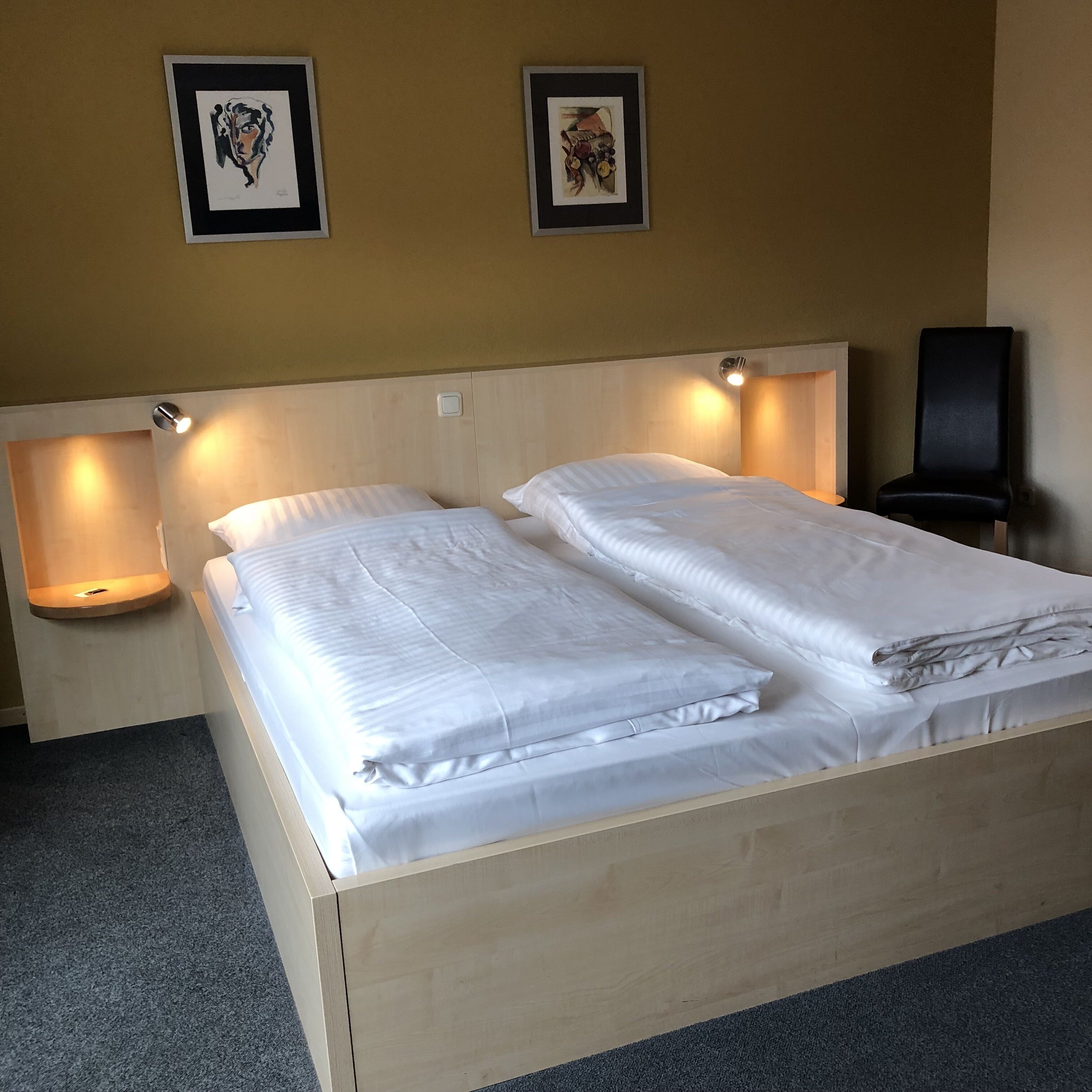 standard double room | desk, blackout curtains, soundproofing, free wifi