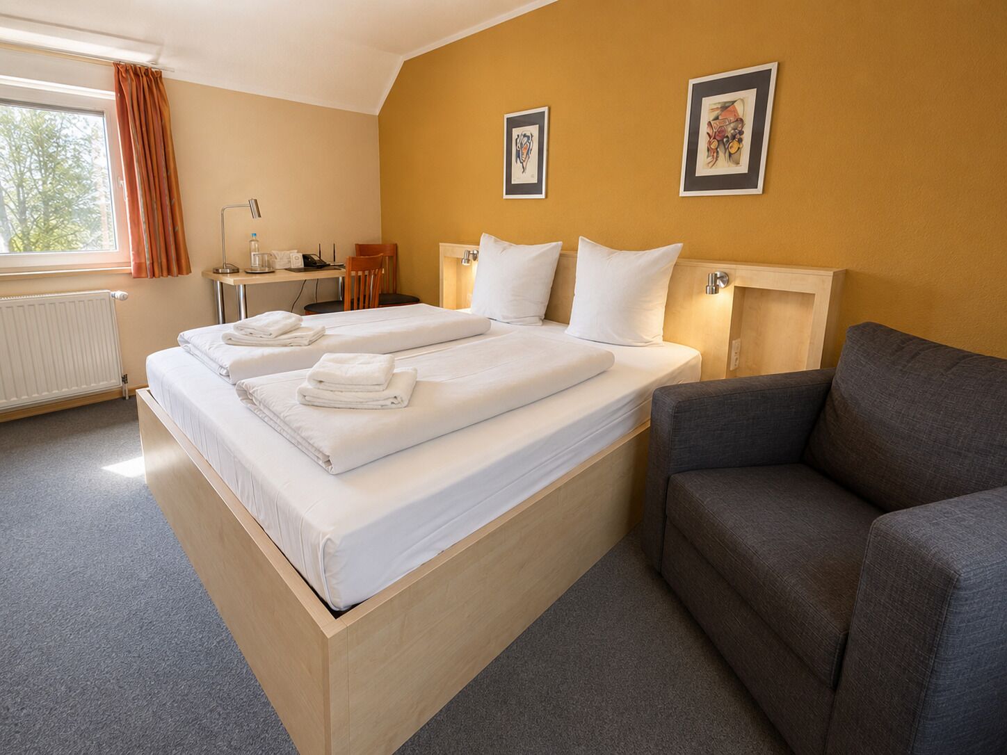 Double Room, Private Bathroom | Desk, blackout drapes, soundproofing, free WiFi
