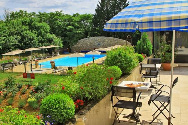 TĂ€gliches FrĂŒhstĂŒcksbuffet (15.5 EUR pro Person)