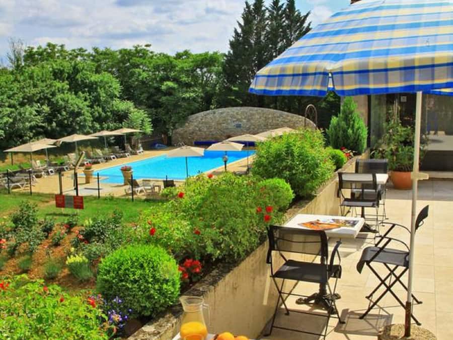 Päivittäinen buffetaamiainen (15.5 EUR per henkilö)