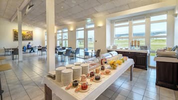 Gratis frukostbuffé varje dag
