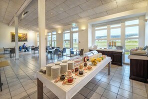 Tägliches inbegriffenes Frühstücksbuffet