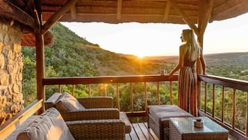 Room (King/Twin) | Balcony view