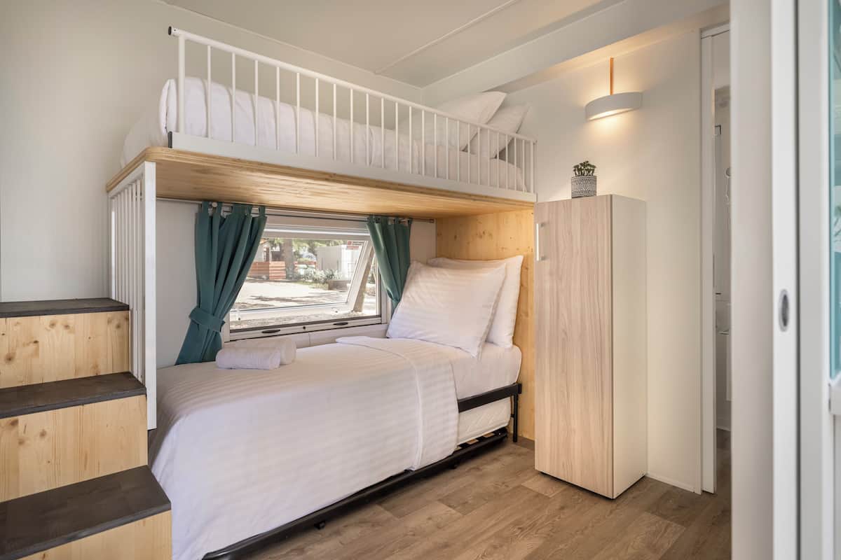 Superior View Mobile Home, Terrace | Free WiFi, bed sheets