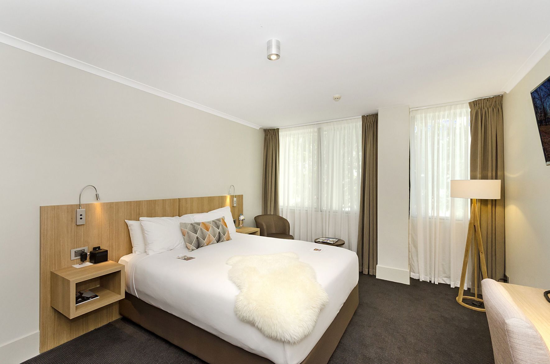 Premium bedding, pillow-top beds, minibar, in-room safe