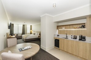 Suite, 1 King Bed, Non Smoking - Clarion Hotel Townsville (Townsville)