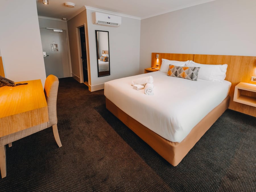 Premium bedding, pillowtop beds, minibar, in-room safe