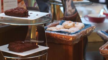 Daily buffet breakfast for a fee