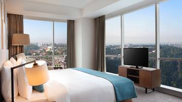 Grand Suite, 1 Twin Bed | Minibar, in-room safe, desk, laptop workspace