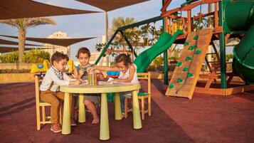 Area giochi per bambini (all'aperto)