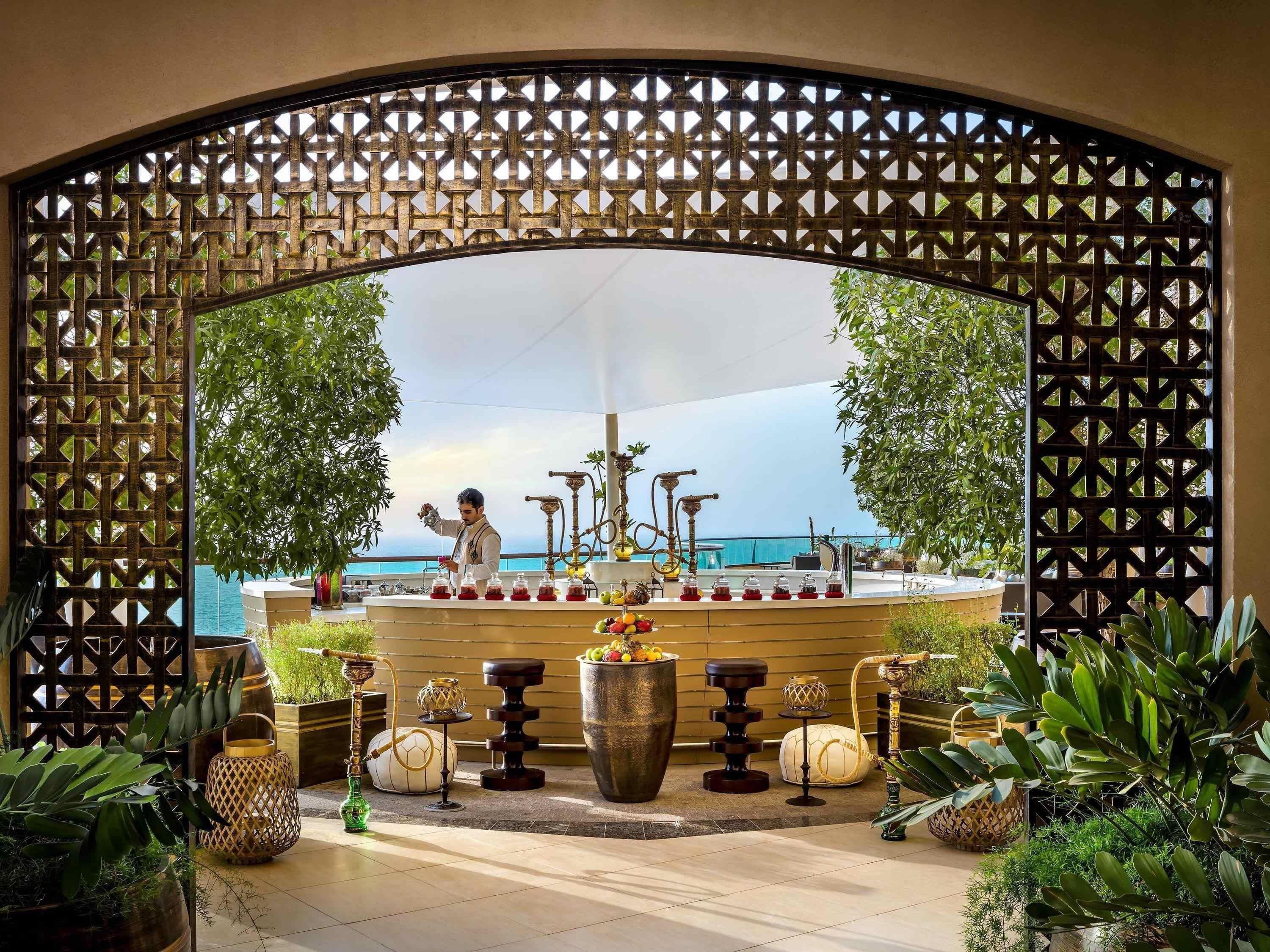2 bar/lounge, bar sull'acqua, bar a bordo piscina, bar sulla spiaggia