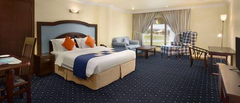 Room, 1 Katil Raja (King), Non Smoking, Sea View | Bar mini, peti besi dalam bilik, kalis bunyi, seterika/papan seterika