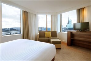 Literie hypoallergénique, coffres-forts dans les chambres, bureau