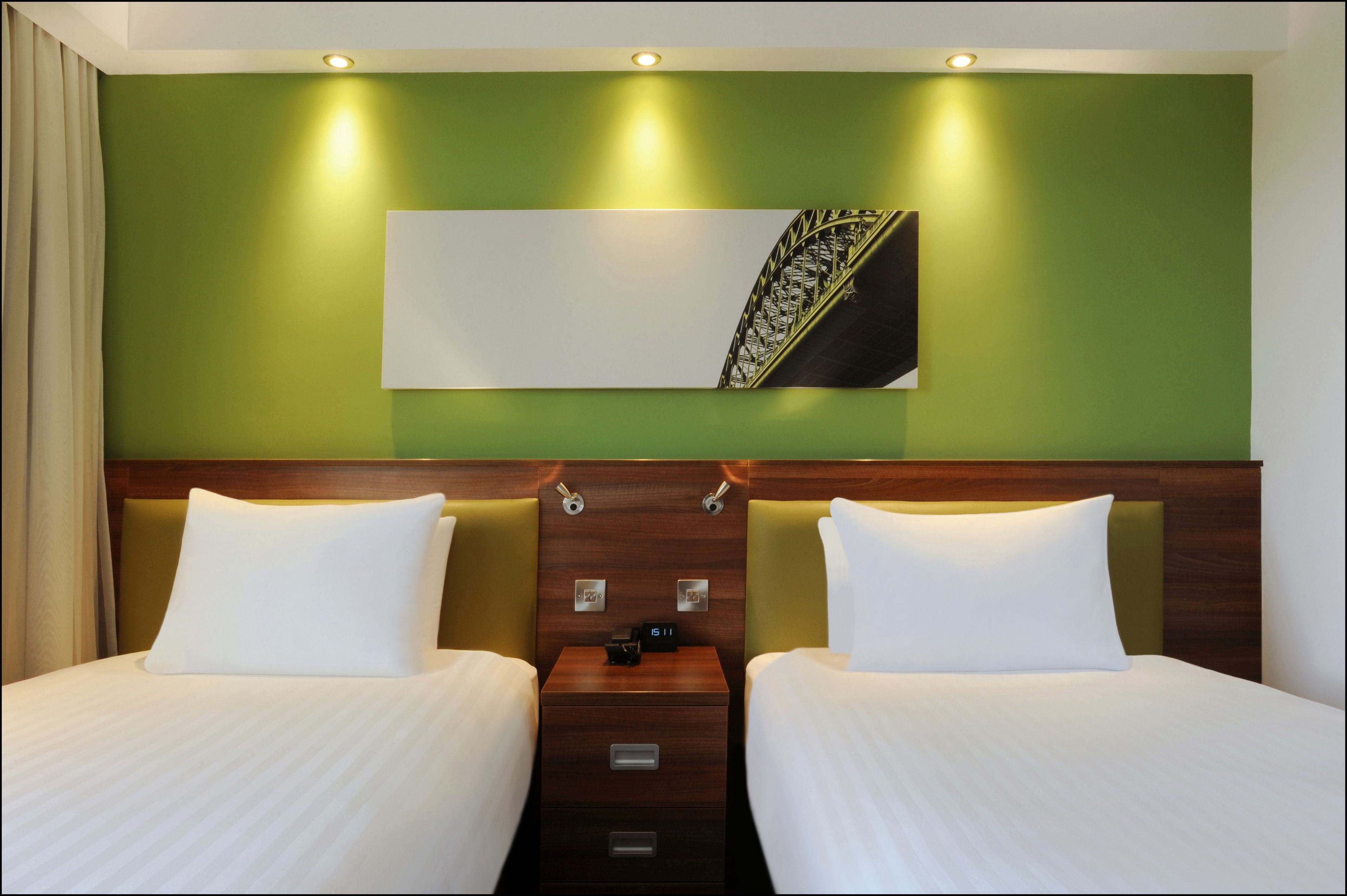 twin room, non smoking | hypo-allergenic bedding, in-room safe, desk, laptop workspace