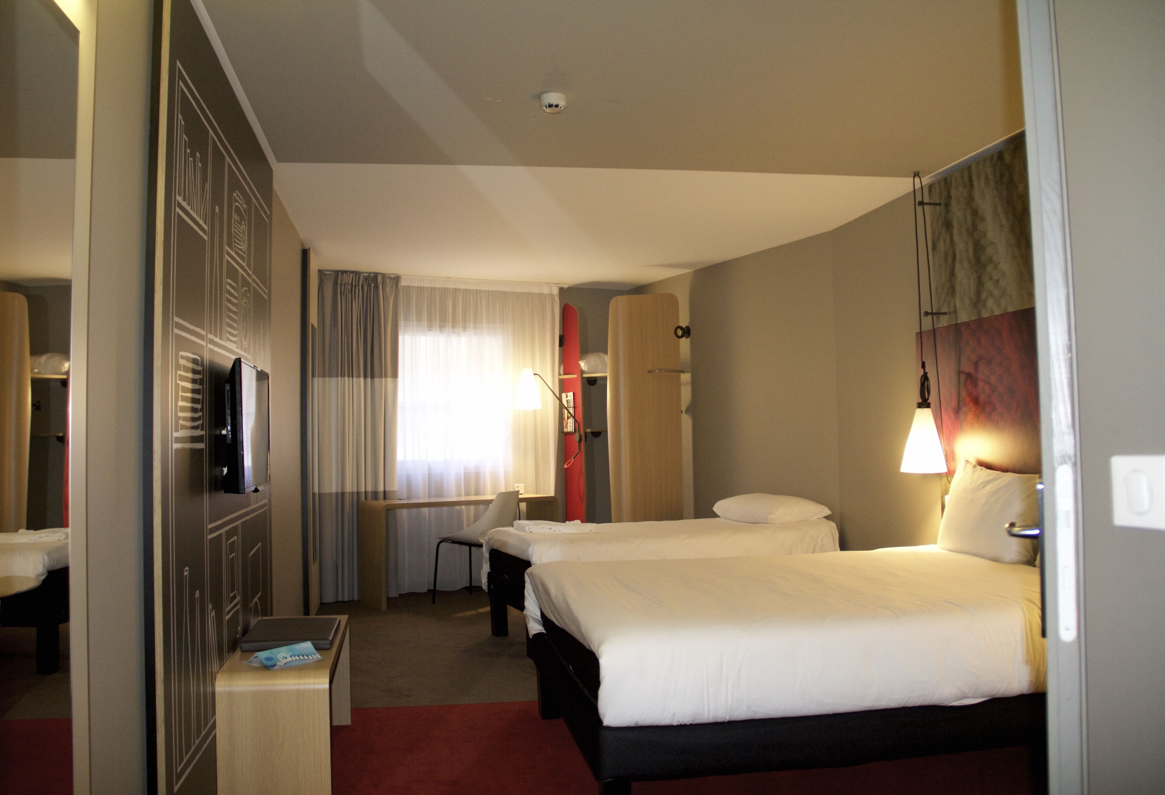 triple room, multiple beds | in-room safe, desk, soundproofing, free cots/infant beds