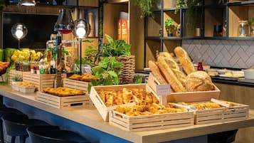 Dagelijks ontbijtbuffet (EUR 11.5 per persoon)