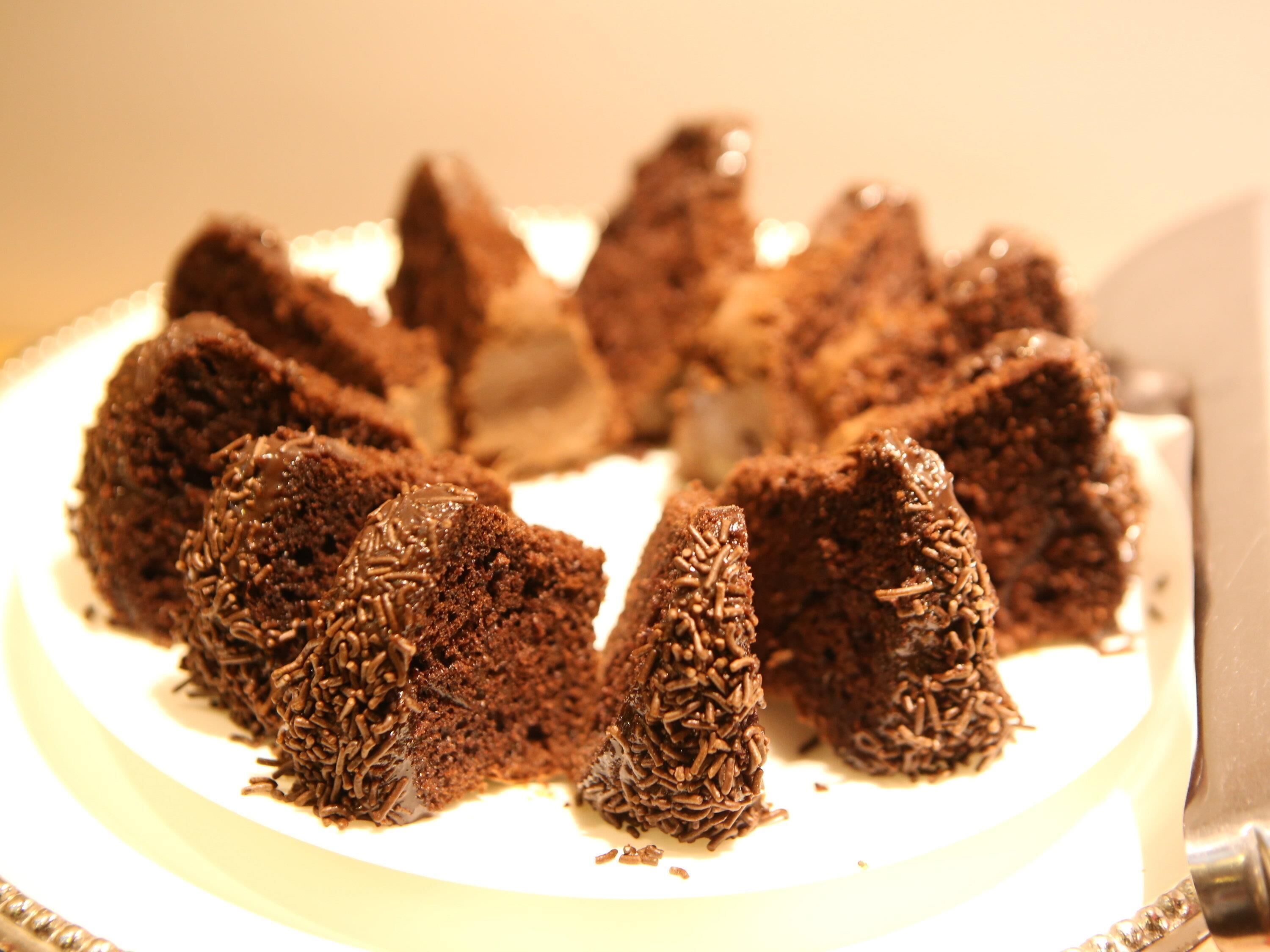 Daily buffet breakfast (BRL 42.00 per person)