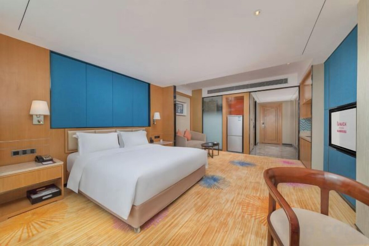 Hypo-allergenic bedding available, minibar, in-room safe, desk