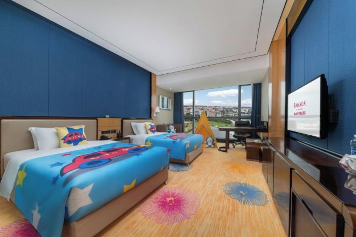 Family Time Twin Room