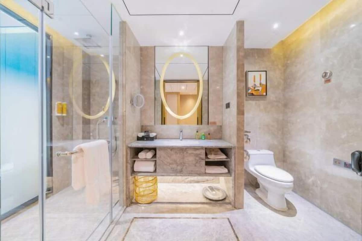 Bagno | Combinazione doccia/vasca, asciugacapelli, accappatoio, pantofole
