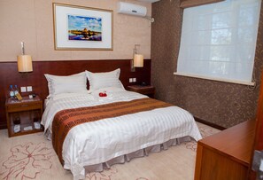 Comfort Double Room, Courtyard View | Premium bedding, down comforters, minibar, in-room safe