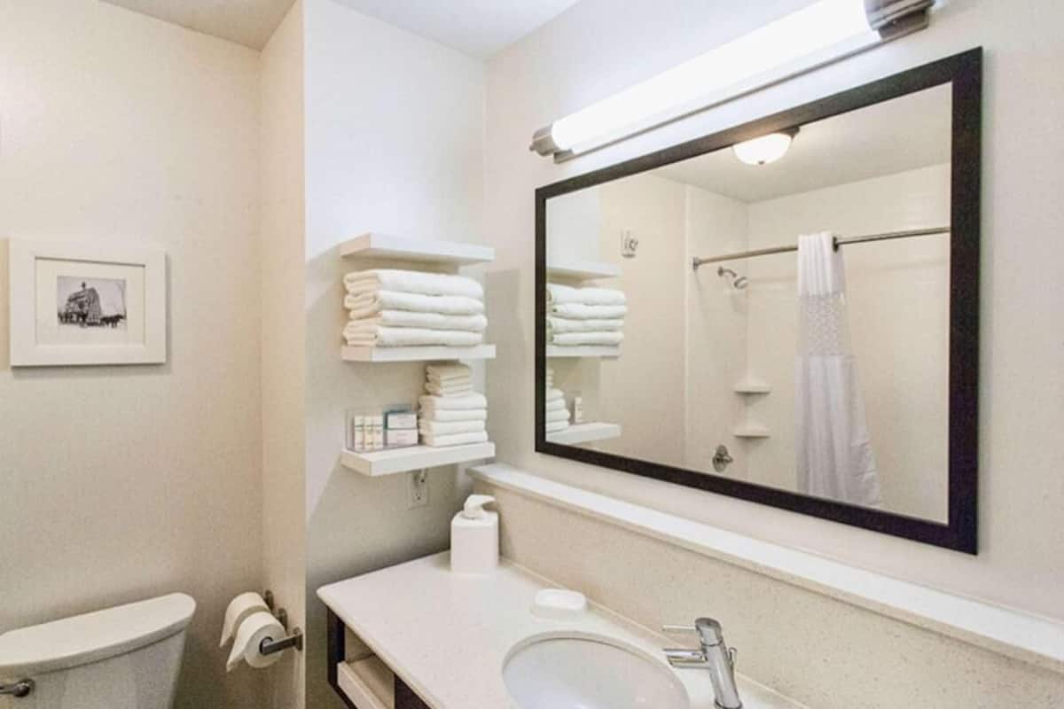 Bathroom | Hair dryer, towels