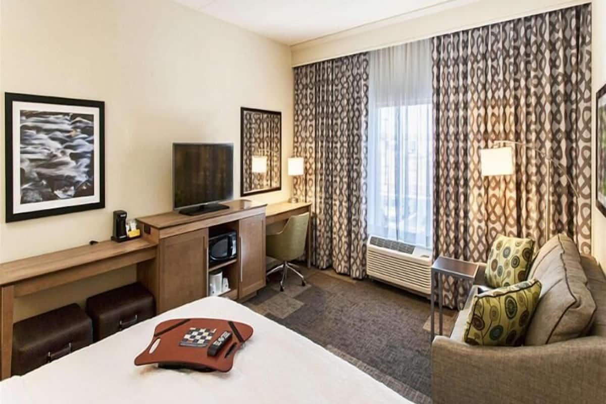 Desk, iron/ironing board, free cribs/infant beds, free WiFi