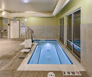 Piscine intérieure