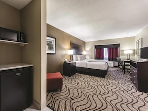 Studio Suite, Non Smoking (1 King Bed) | Pillowtop beds, desk, blackout drapes, iron/ironing board