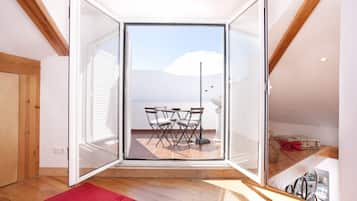 Appartement, 2 chambres, terrasse | Fer et planche à repasser, Wi-Fi gratuit