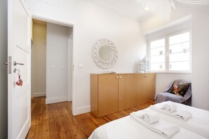 Appartement, 4 slaapkamers | Een strijkplank/strijkijzer, gratis wifi
