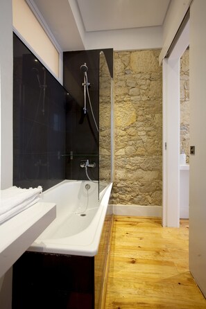 Free toiletries, hair dryer - Passion Inn Lisbon Apartments (Lisbon)