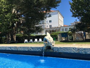 Kolam renang terbuka