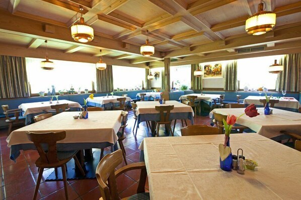 Lunch and dinner served, local cuisine
