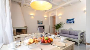 Suite Grand, 2 kamar tidur | Makan di kamar
