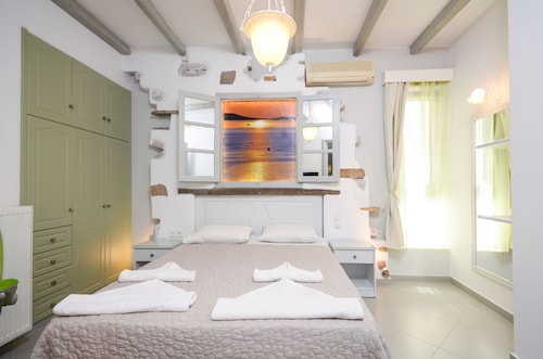 Santa Katerina Studios & Apartments