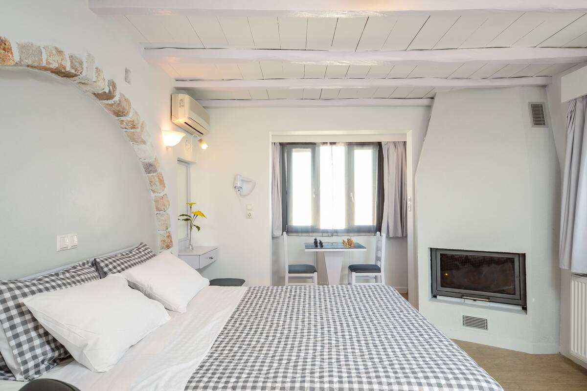 Superior Studio, Terrace | Egyptian cotton sheets, premium bedding, pillow-top beds, in-room safe