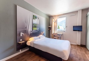 Double Room, Accessible, Non Smoking | Desk, soundproofing, iron/ironing board, free WiFi