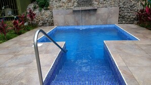 Kolam renang outdoor