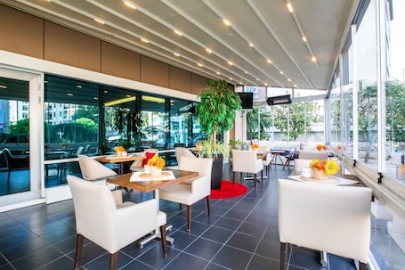Lobby sitting area. Ramada Encore by Wyndham Istanbul Kartal