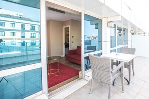 Deluxe-Zimmer, 1 Queen-Bett, Terrasse | Blick auf die Stadt