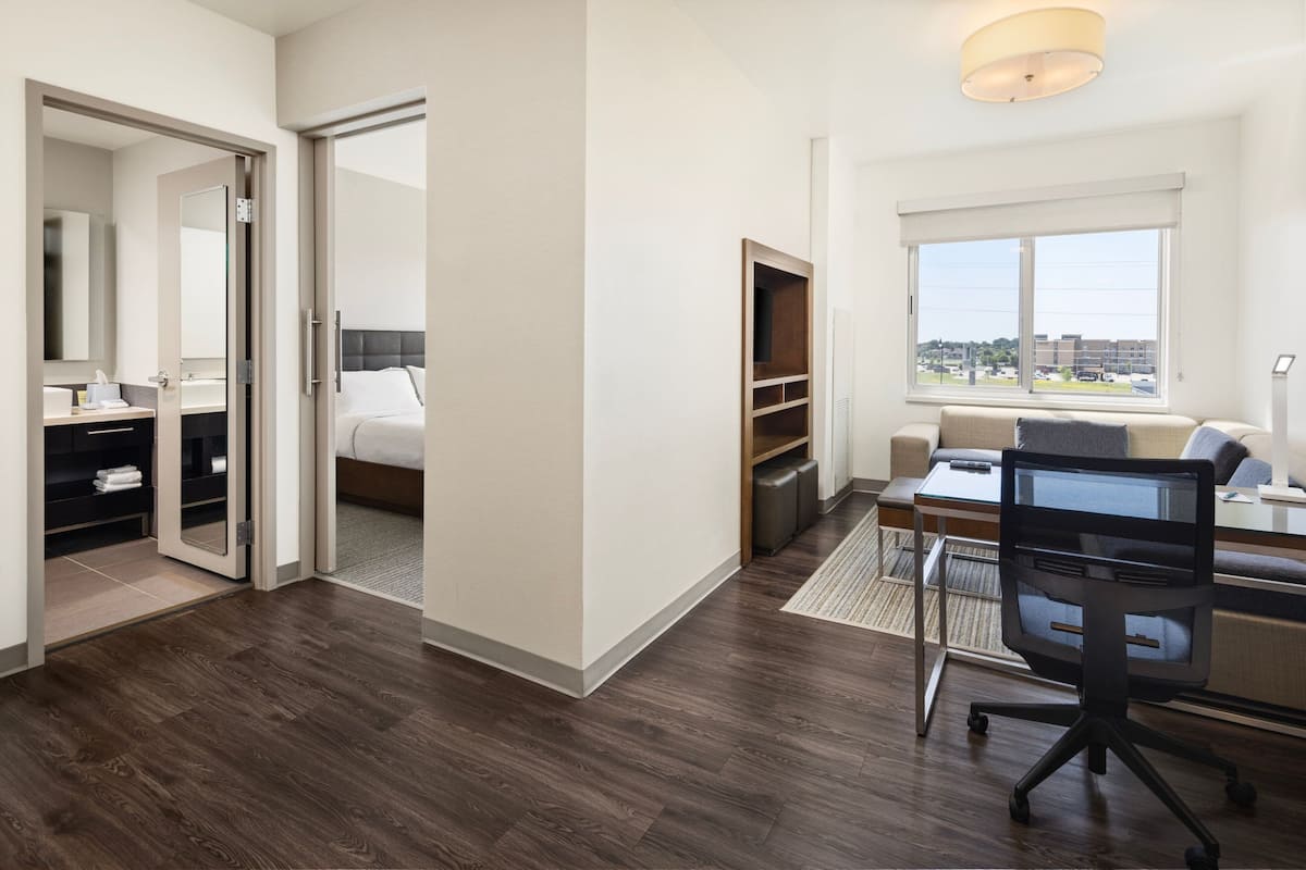 Suite, 1 King Bed with Sofa bed