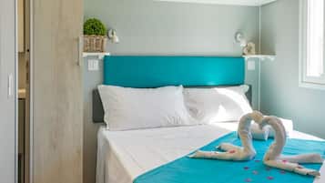 Husvogn, flere senger, 2 bad, ved stranden (Gardenia) | Safe på rommet, ekstrasenger (mot et tillegg) og wi-fi (inkludert)