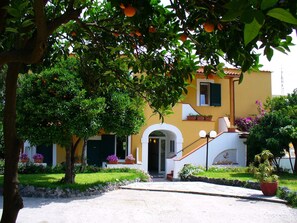 Front of property - Hotel La Marticana (Ischia)