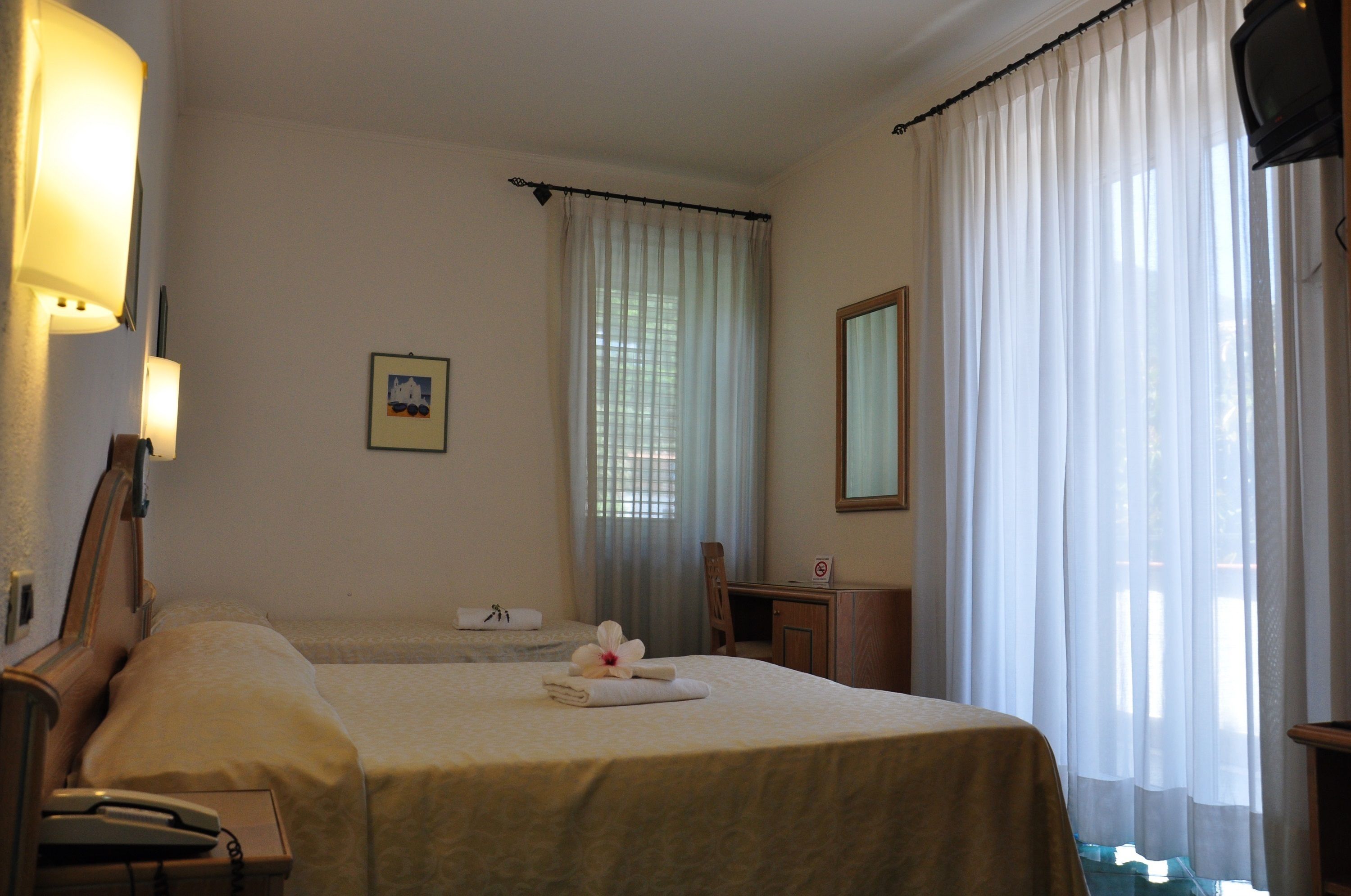 double or twin room with extra bed | minibar, in-room safe, cots/infant beds, free wifi