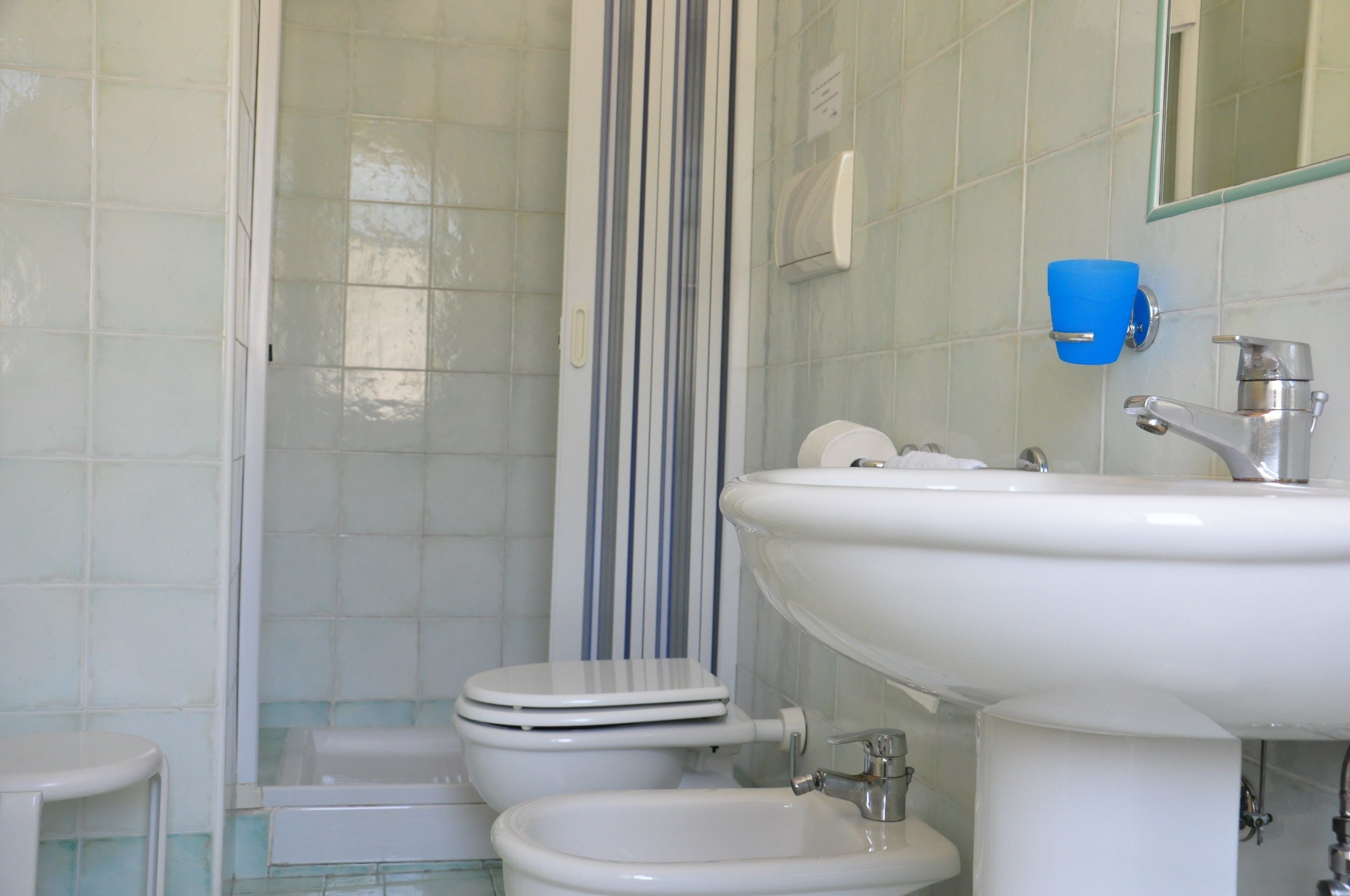 comfort room | bathroom | shower, free toiletries, hair dryer, towels