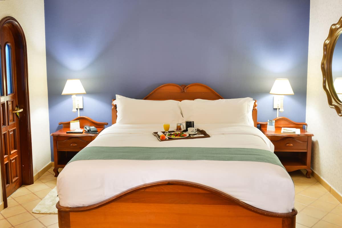 Premium bedding, in-room safe, desk, soundproofing