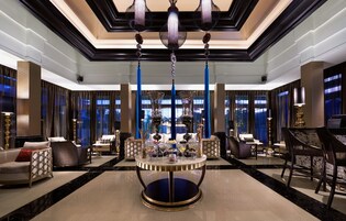 3 bars/lounges, cocktail bar